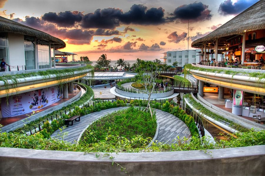 beachwalk shopping center mall