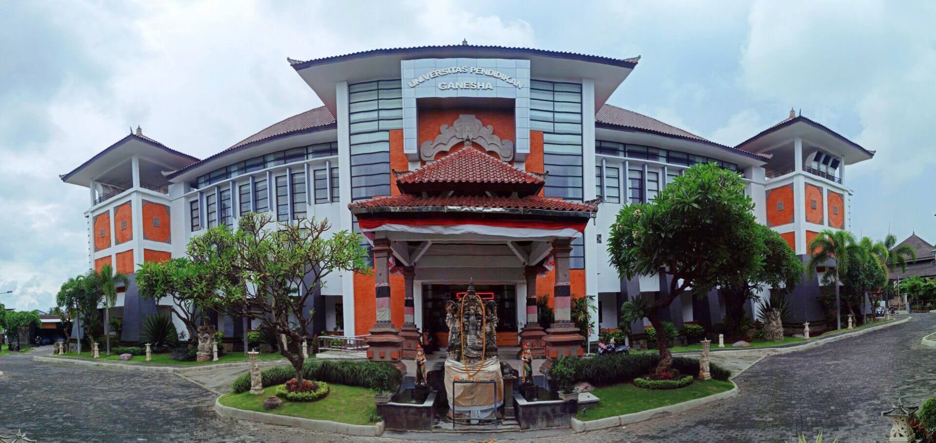 gedung rektorat universitas pendidikan ganesha (undiksha)