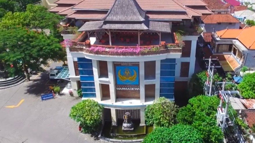 gedung universitas warmadewa