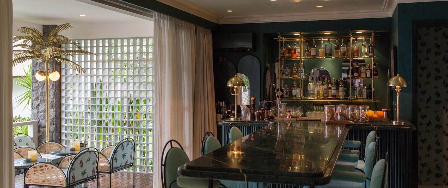 design interior dari ulu cliffhouse