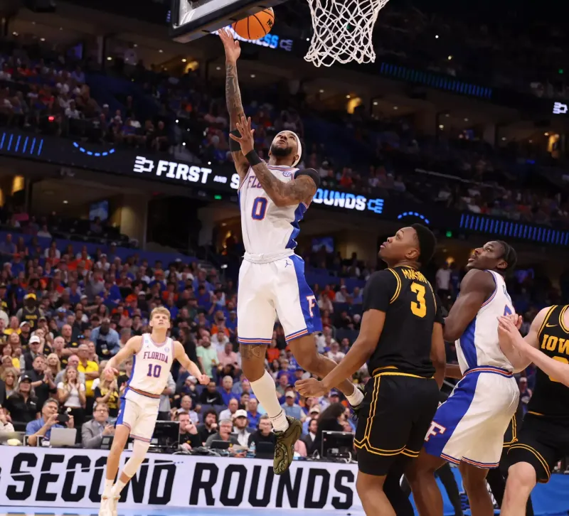 Gators Rip Off a 12-0 Run, Lead Baylor 20-14 Late in the First Half
