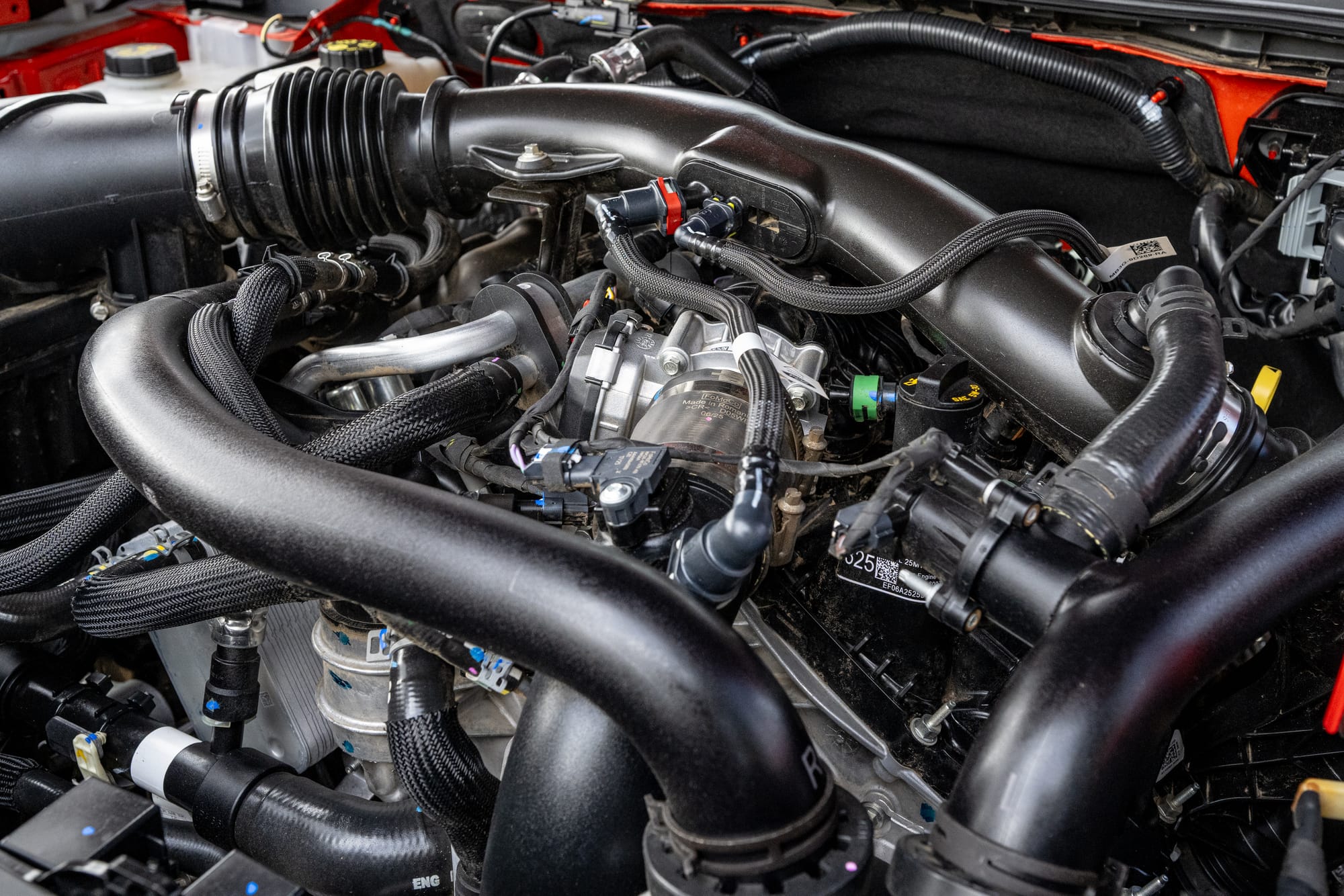 Twin-turbo V6 engine of the Ford Ranger Raptor