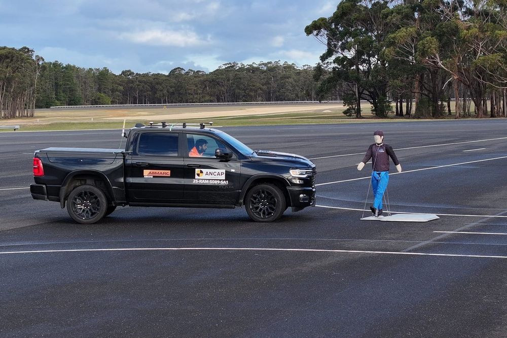 Driver assistance tech can save lives, but most Australian motorists are turning it off