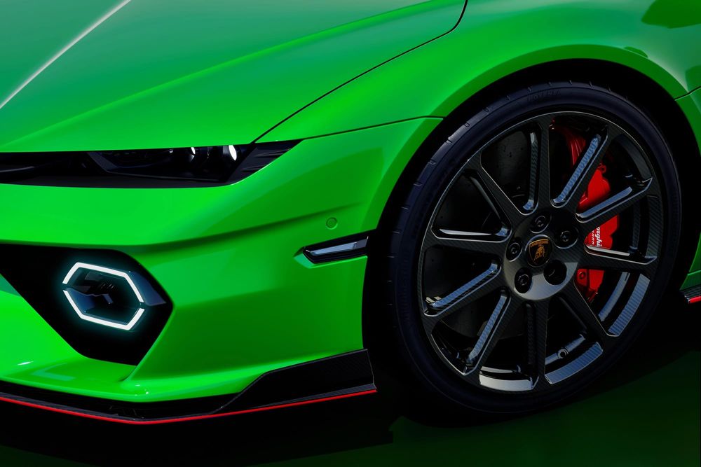 Lamborghini CEO dismisses Chinese brands as a threat… for now