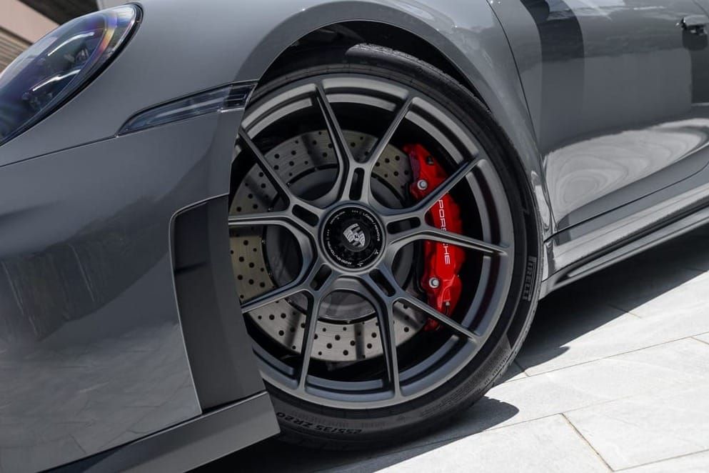Centre-lock wheels on the Porsche 911 GT3
