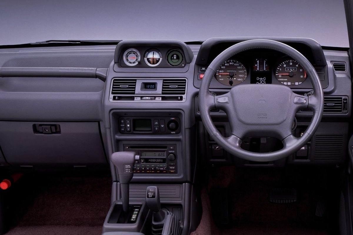 Photo: torquecafe.com Mitsubishi Fait Revivre le Pajero en tant que Nouveau VUS Haut de Gamme
