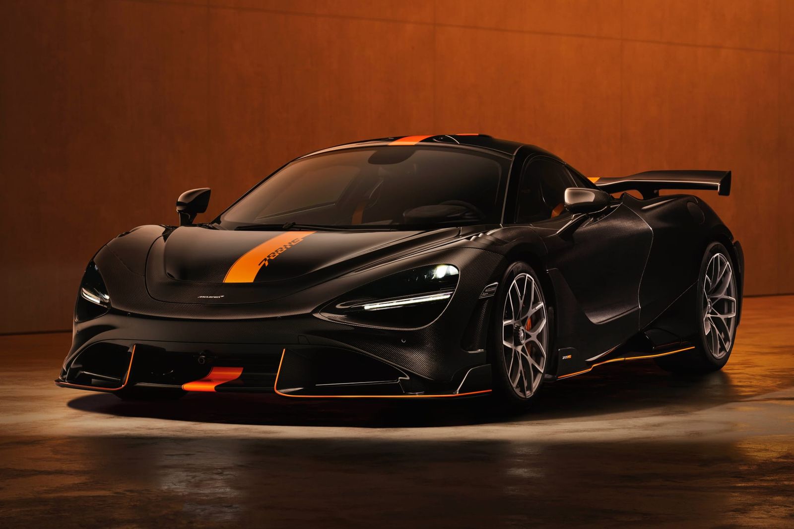 McLaren farewells its V8 supercar with final special edition post image