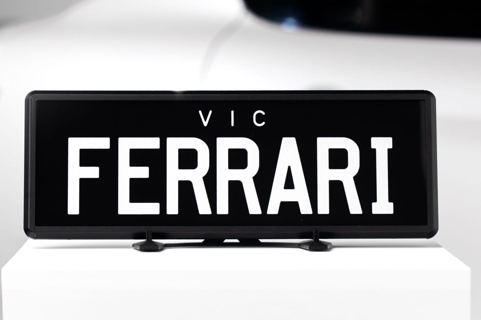 Police warn car owners to blur number plates online post image