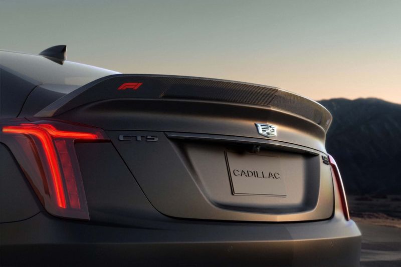 Hot sedan to keep V8, manual into next generation - report post image