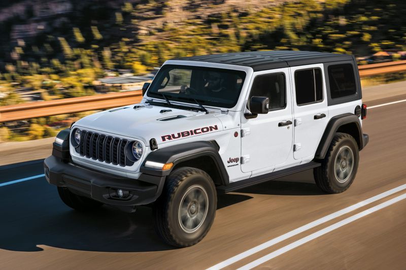 More than 9000 Australian Jeep owners told to park away from other cars amid fire risk post image