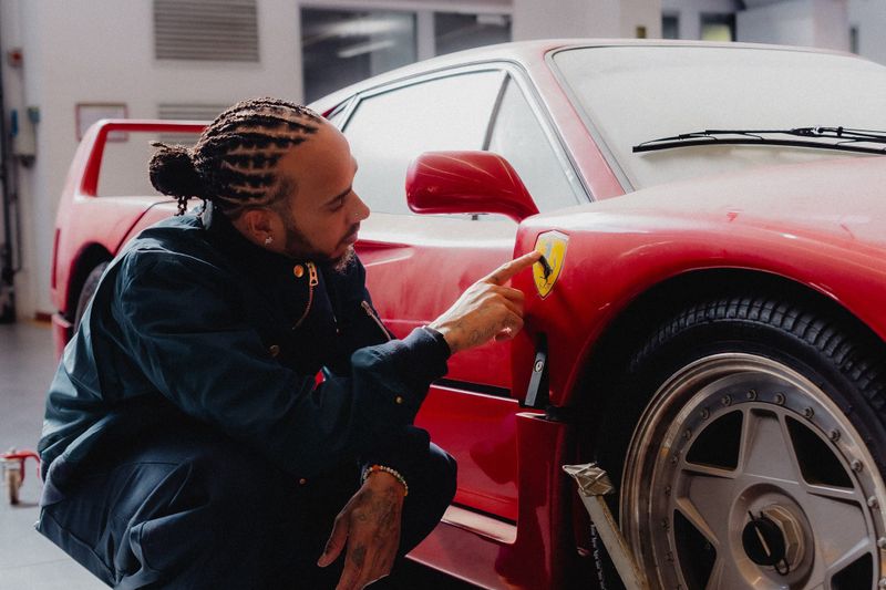 Lewis Hamilton finally gets a Ferrari F40 post image