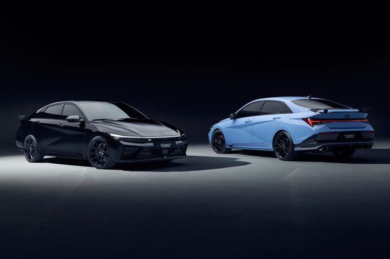 Hyundai i30 Sedan Monochrome in Abyss Black and Performance Blue