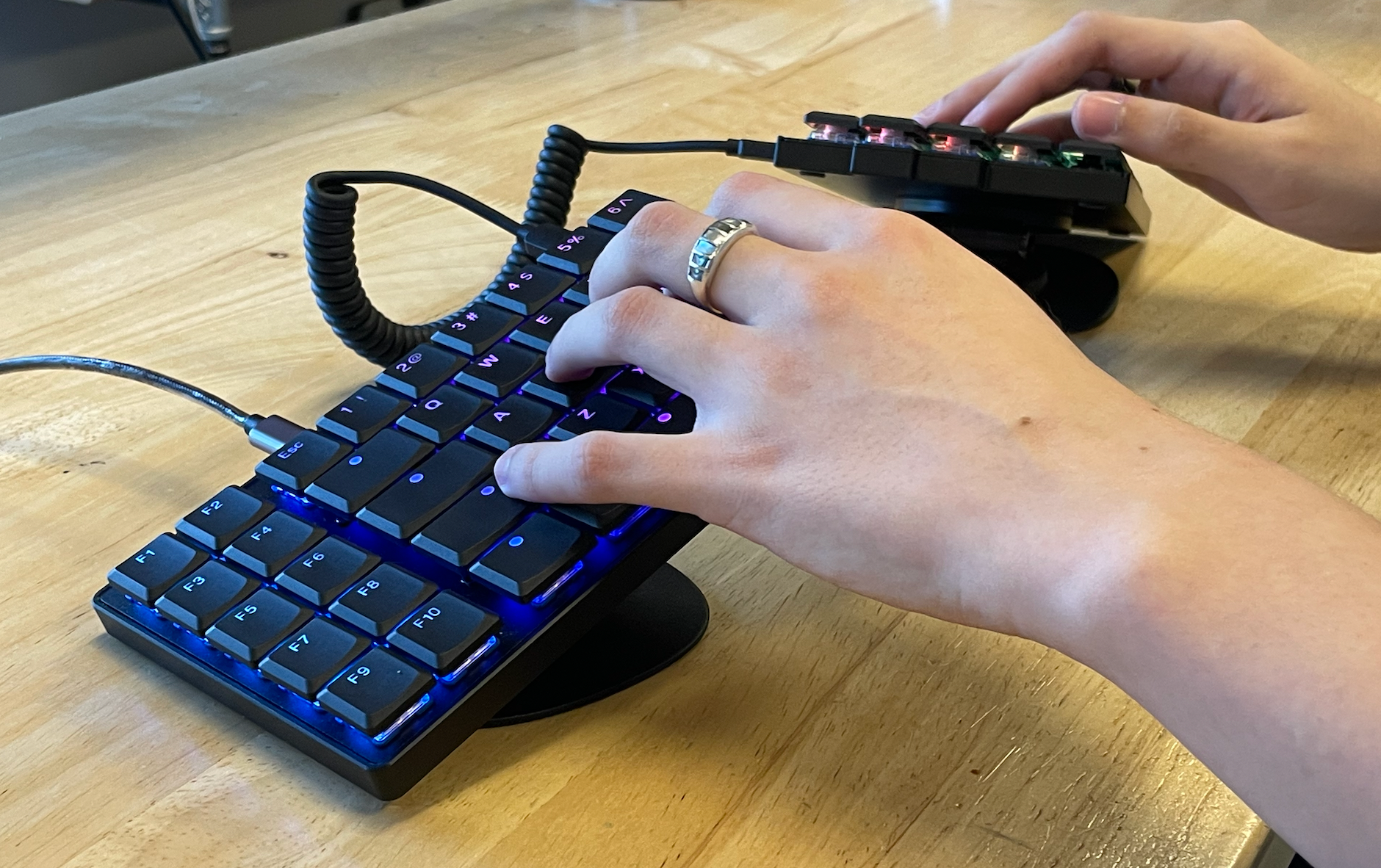 Quefrency LM vs Keychron Q11: Which traditional row stagger should you buy?