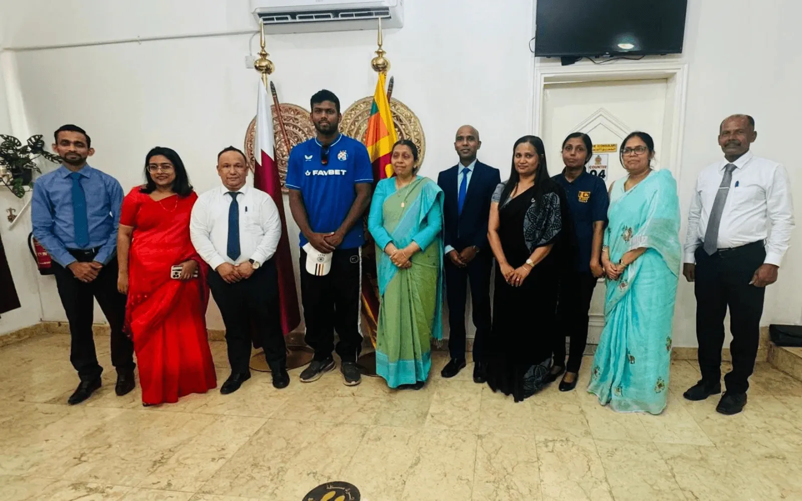 Sri Lanka Embassy in Doha Felicitates World Champion Javelin Thrower Rumesh Ahead of Wanda Diamond League