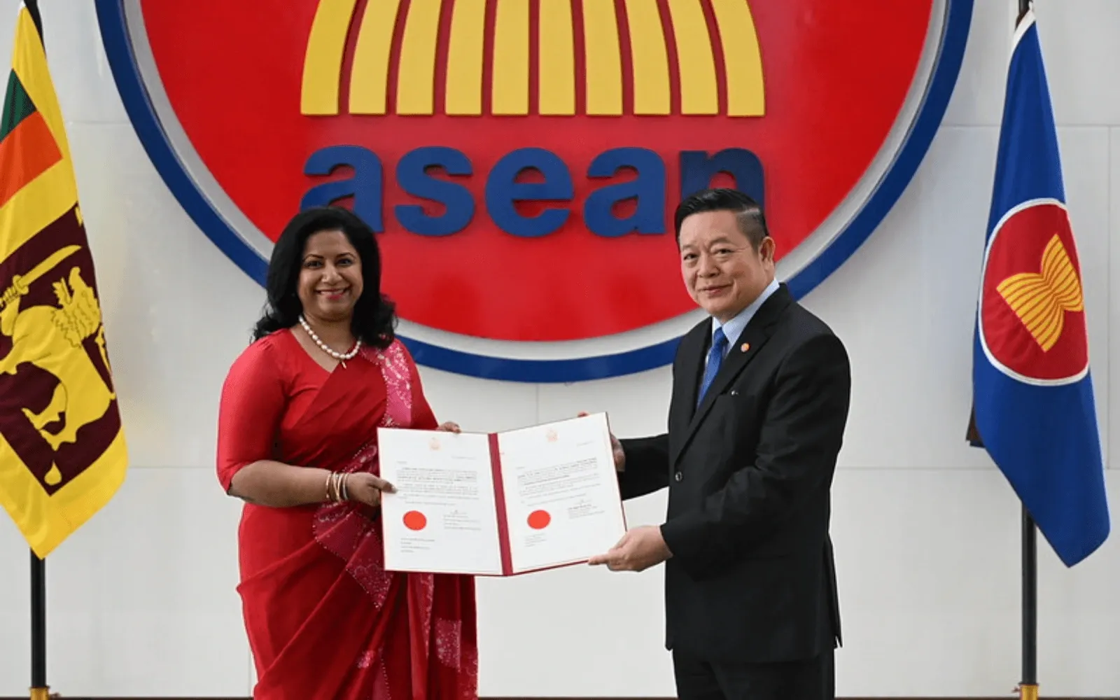 Ambassador of Sri Lanka to Asean Sashikala Presents Credentials to the Secretary-General of Asean