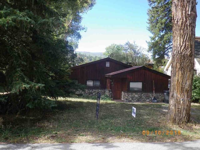 929 Pine St. on Sept. 10, 2018, weeks before the Shepards bought it, when its siding was brown. (Routt County Assessor’s Office)