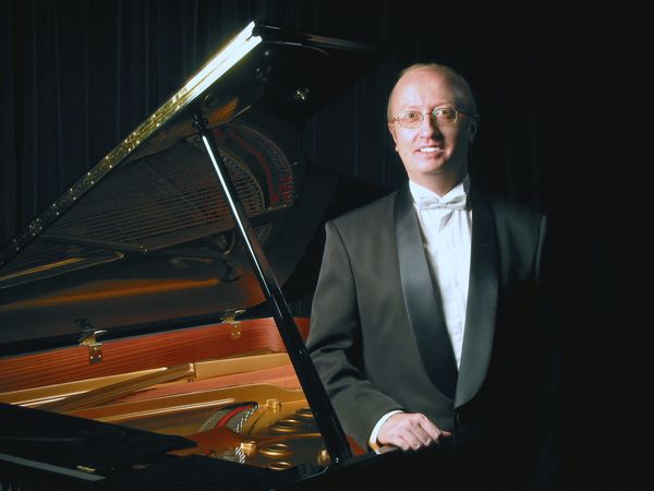 Pianist Etienne Chenevier opens Bellini's Artistic Calendar