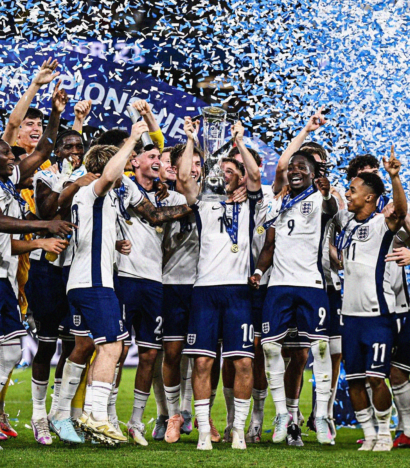 Photo of the England team lifting the 2025 UEFA U-21 EURO trophy