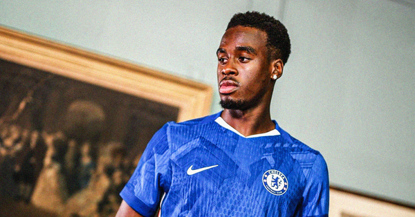 Jamie Gittens in a Chelsea shirt