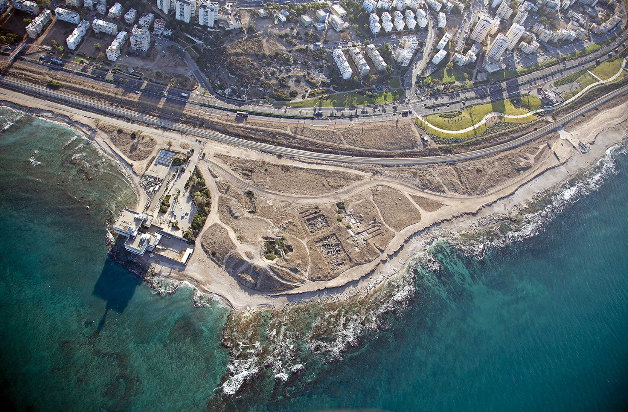Aerial view of Tel Shiqmona and its surroundings