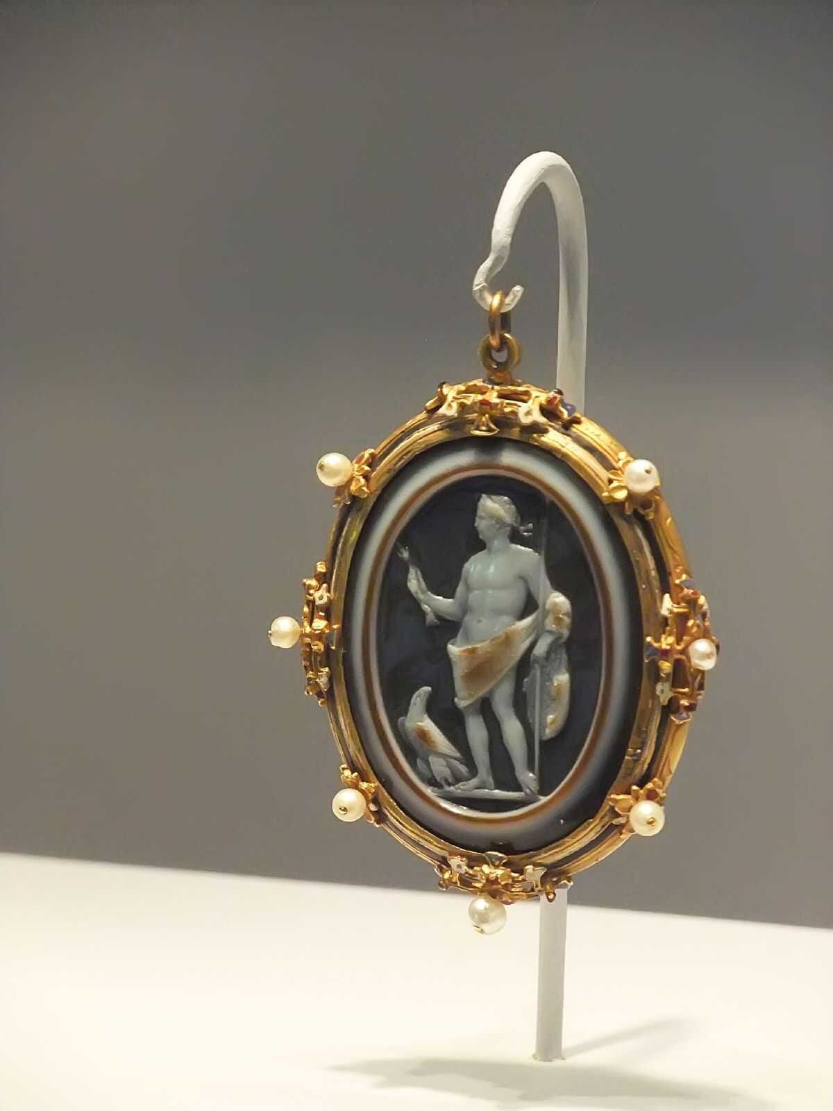 Cameo portraying the Emperor Claudius as the God Jupiter