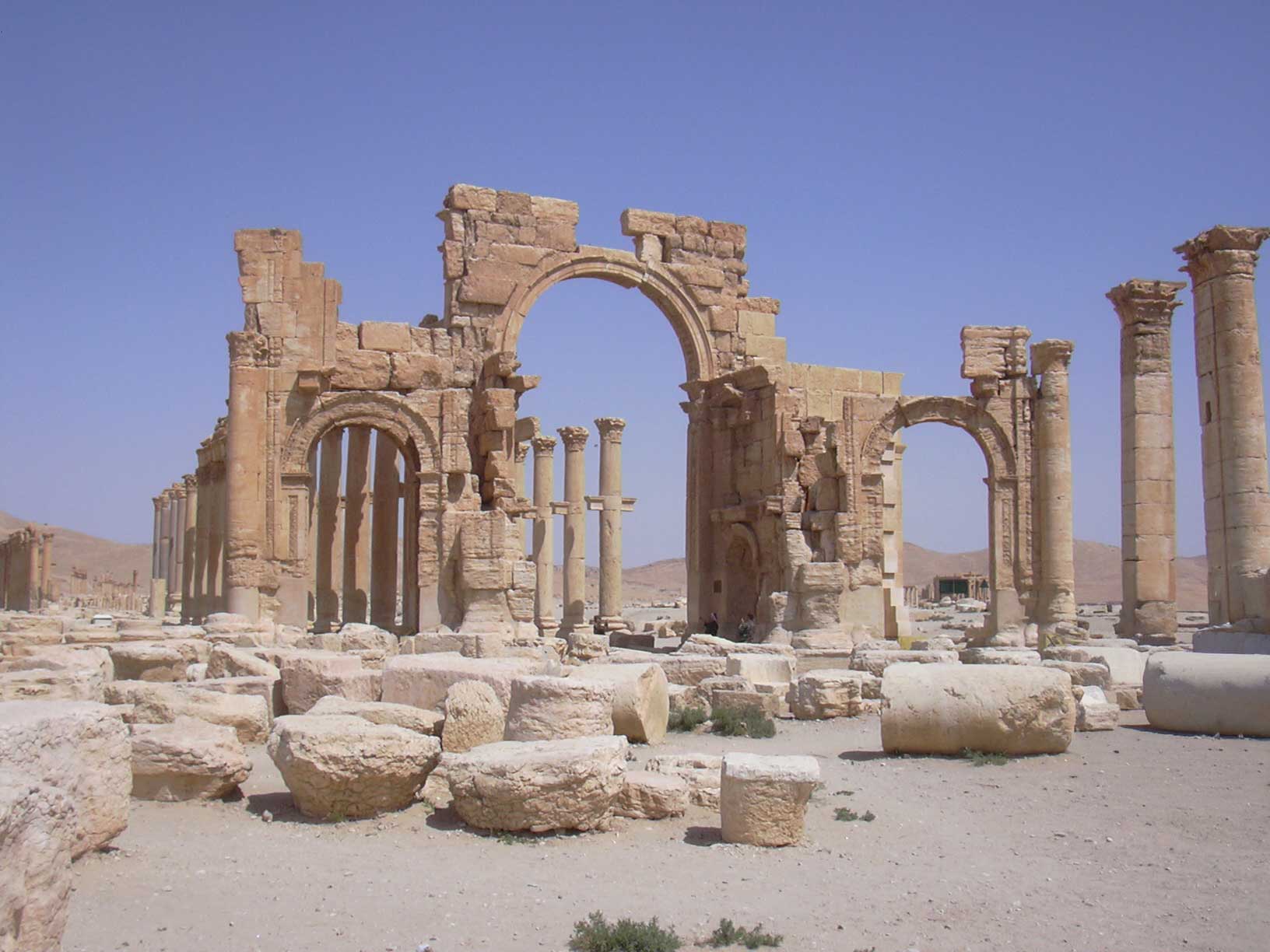 Palmyra (Tadmor), Monumental Arch of Septimius Severus that Aurelian completed