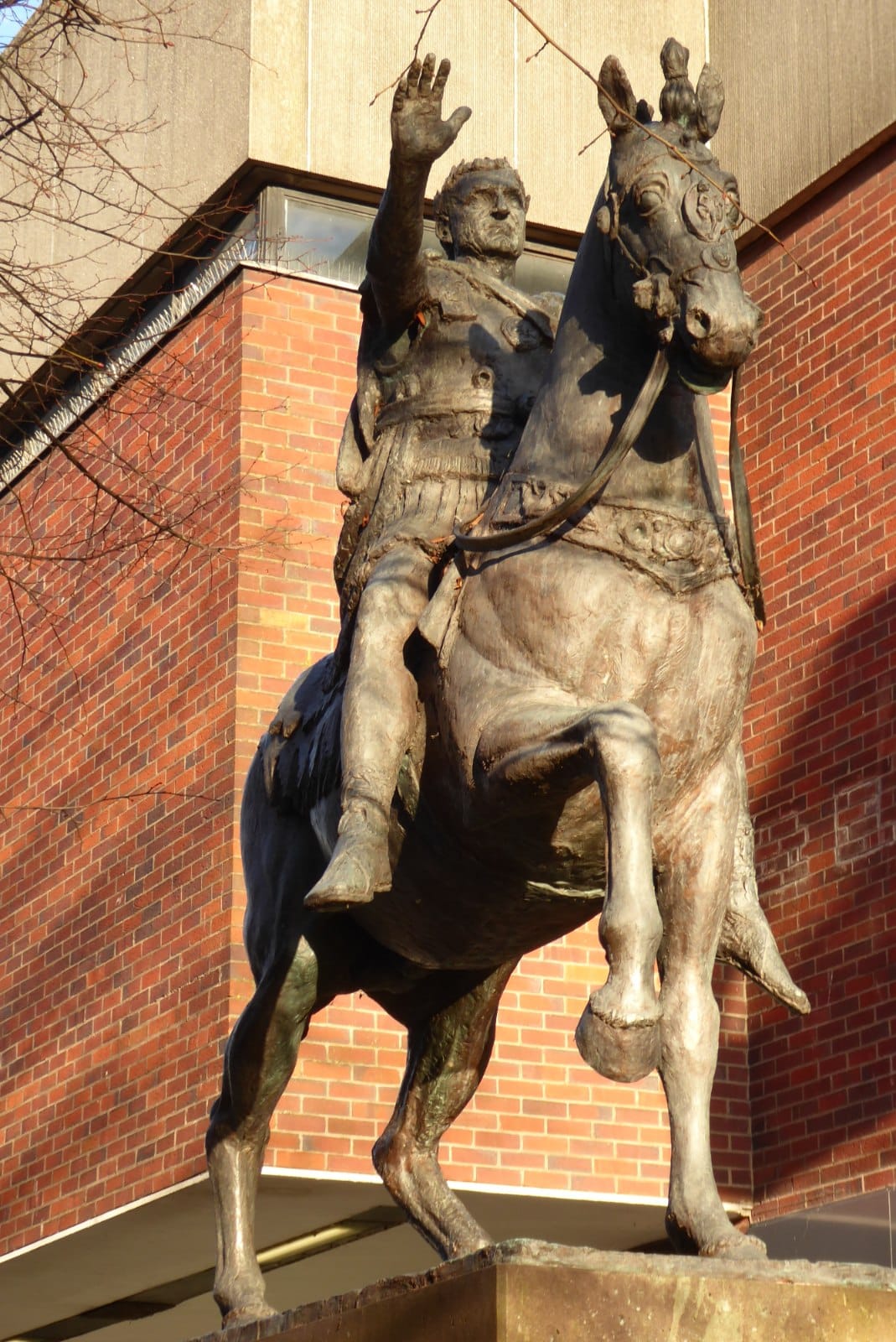 Emperor Nerva statue, Gloucester