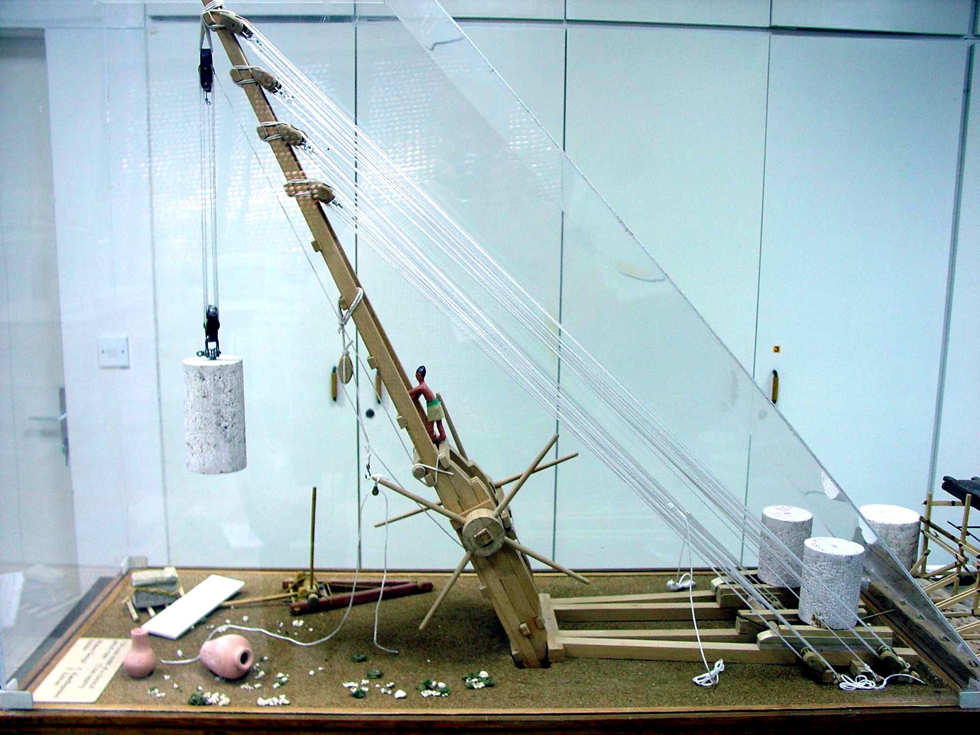 Model of a Roman winch crane in the American Center of Oriental Research in Amman, Jordan.