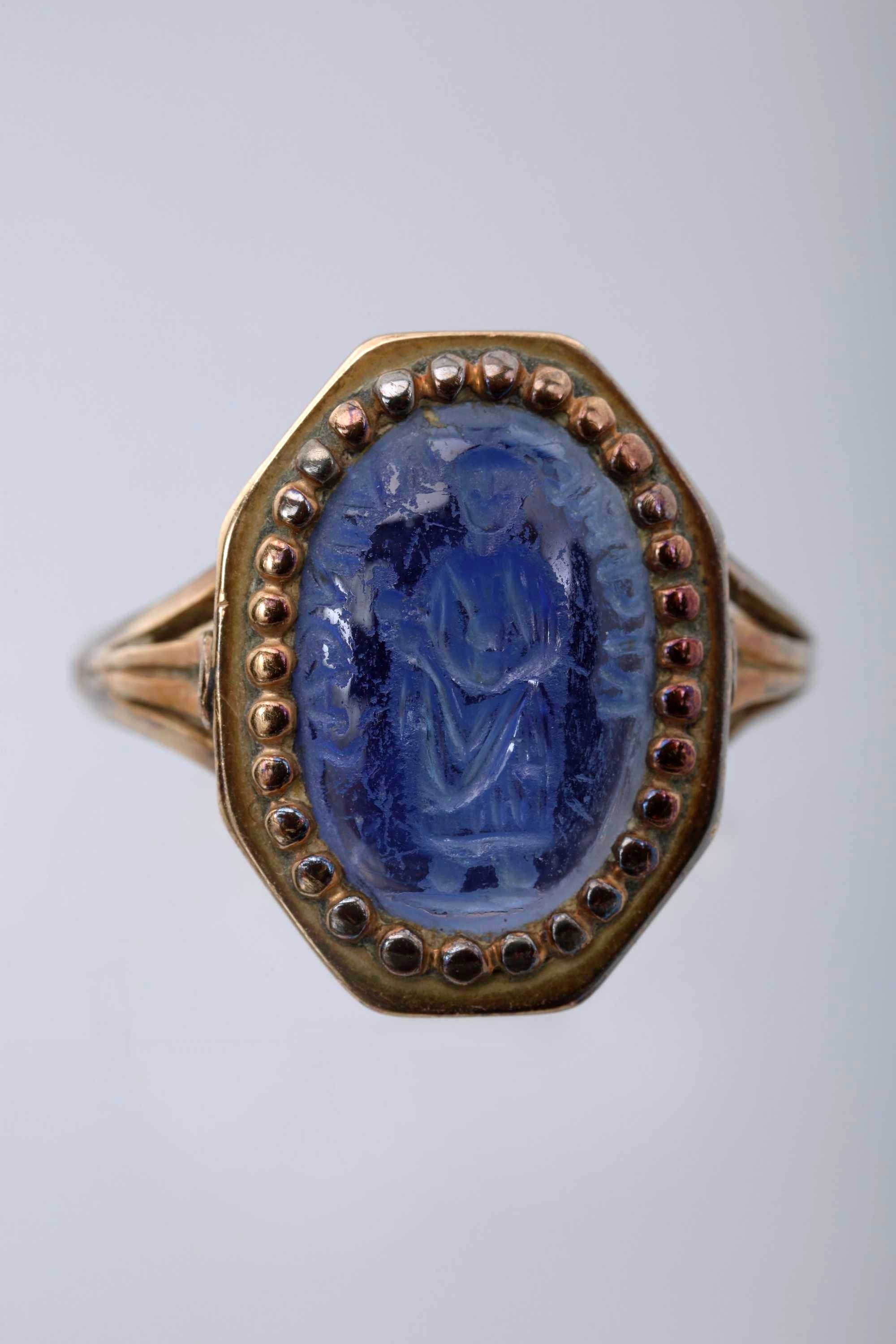 Ricimer: ring with intaglio