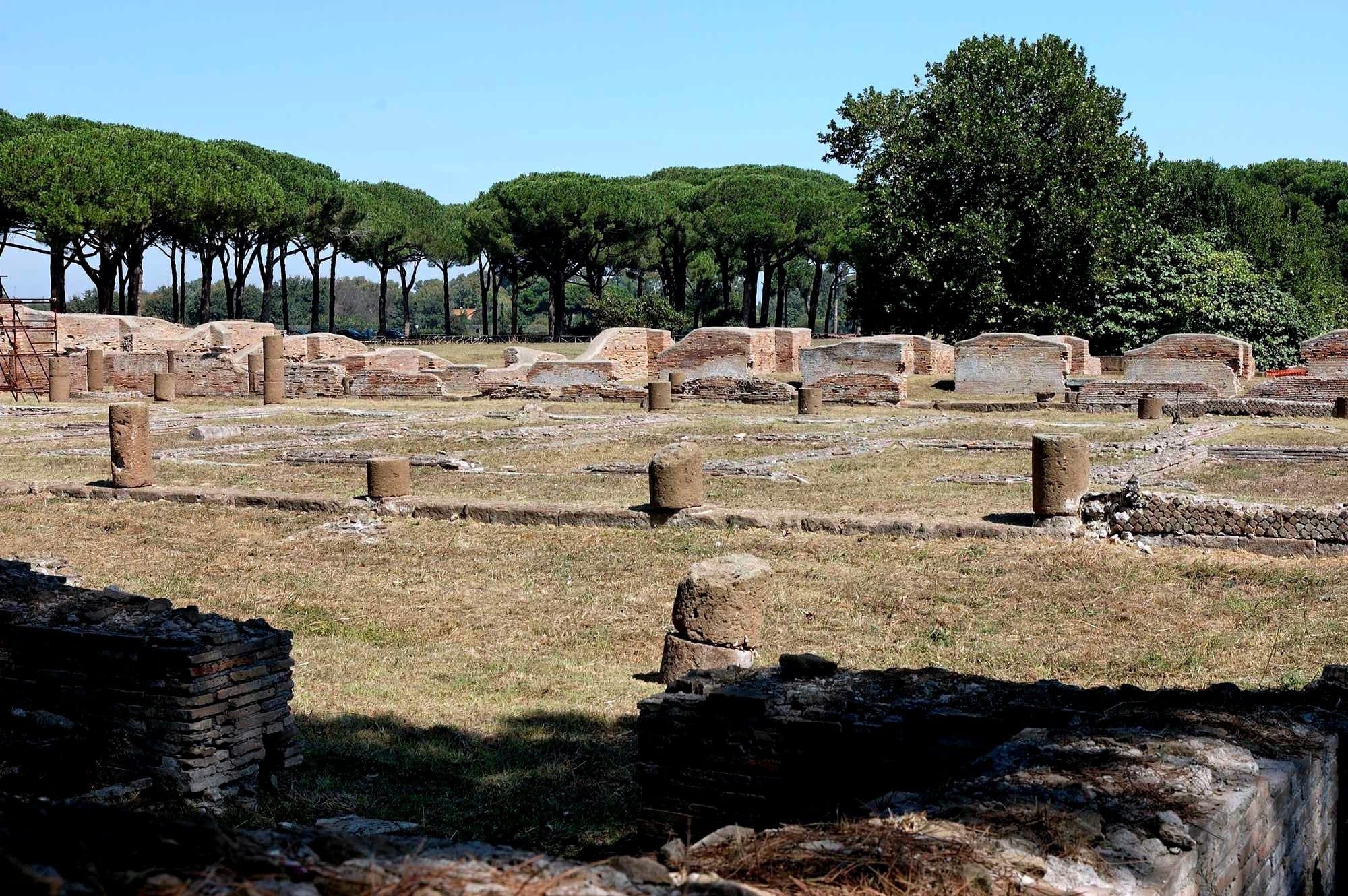 Grandi Horrea (Great Store Building), Ostia Antica, Latium, Italy.
