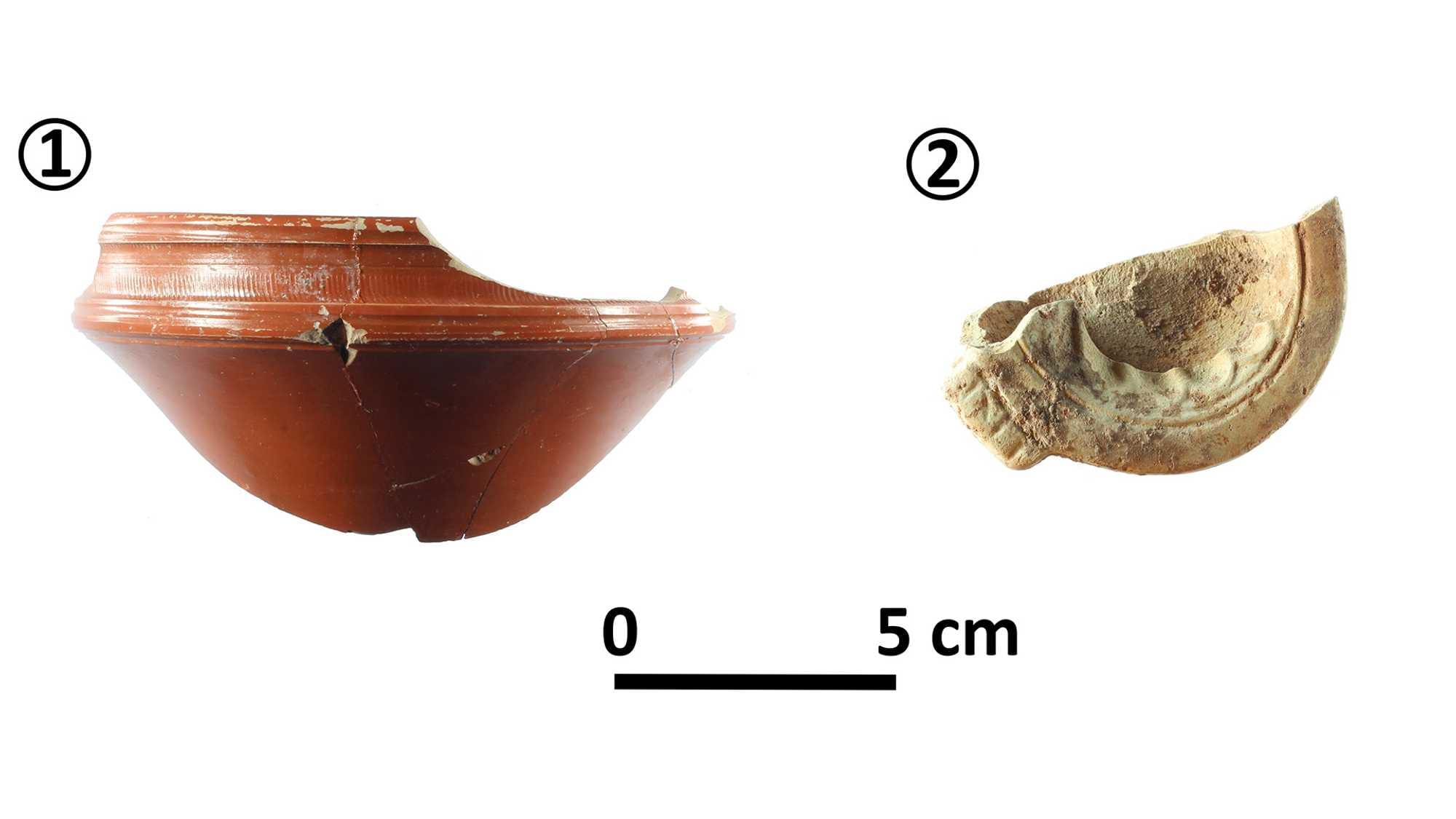 Other recovered fine crockery. 1) small bowl of terra sigillata italica; 2) lucerna