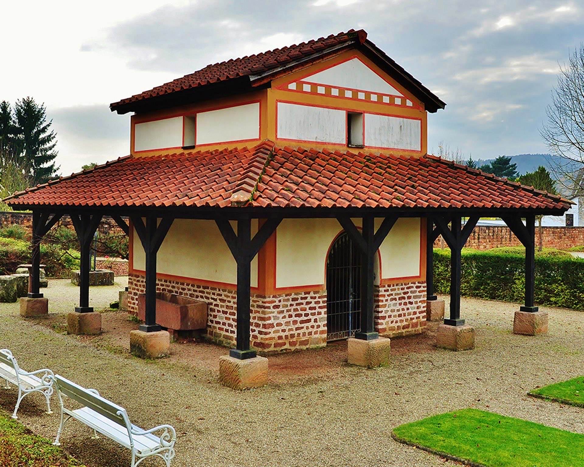 Reconstructed Roman temple building at Römermuseum Schwarzenacker, shown as a comparison for Kapersburg.