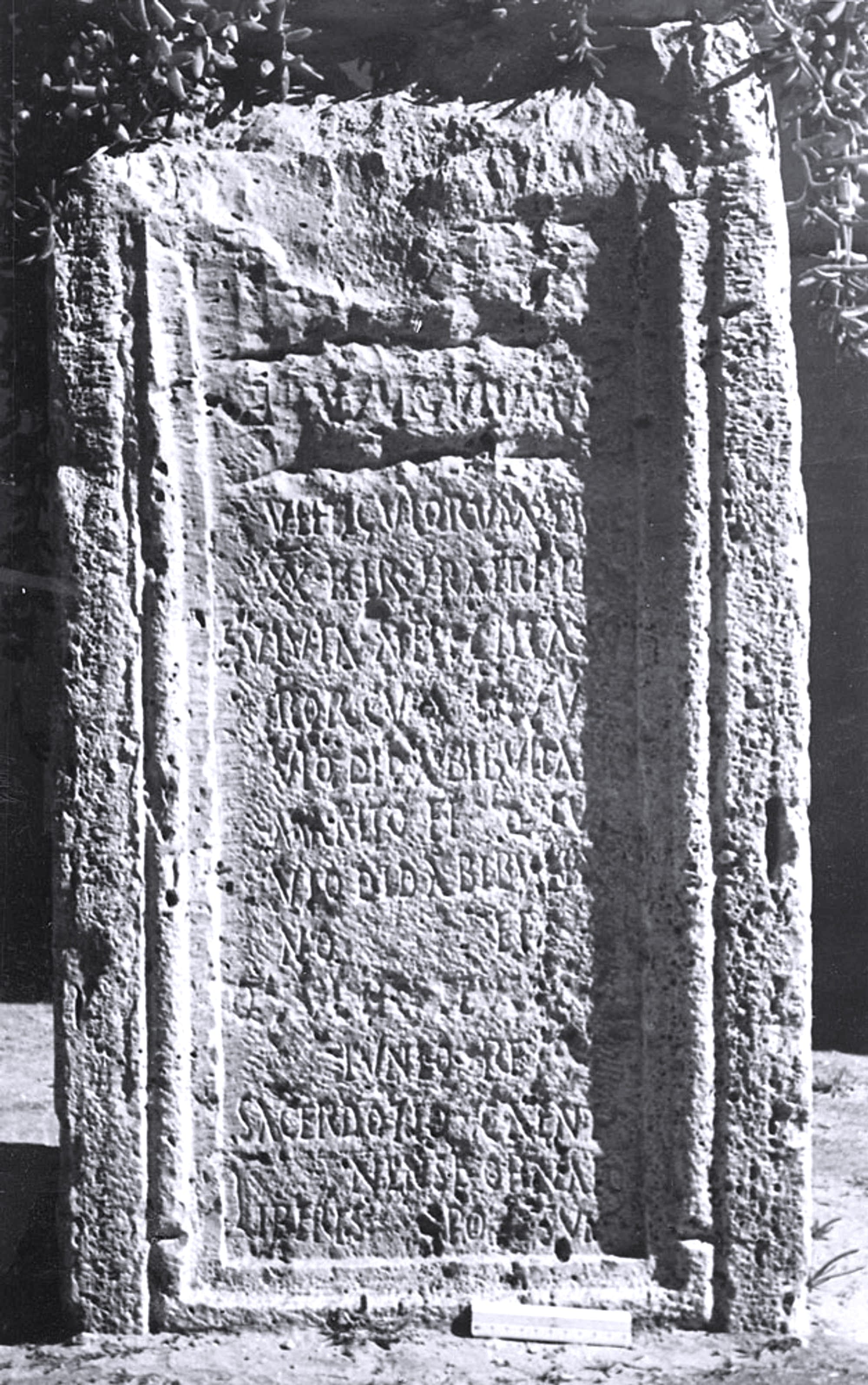 Inscription IRT 572 from Lepcis Magna, with its upper lines deliberately erased. It may have honoured Gaius Fulvius Plautianus or a relative.