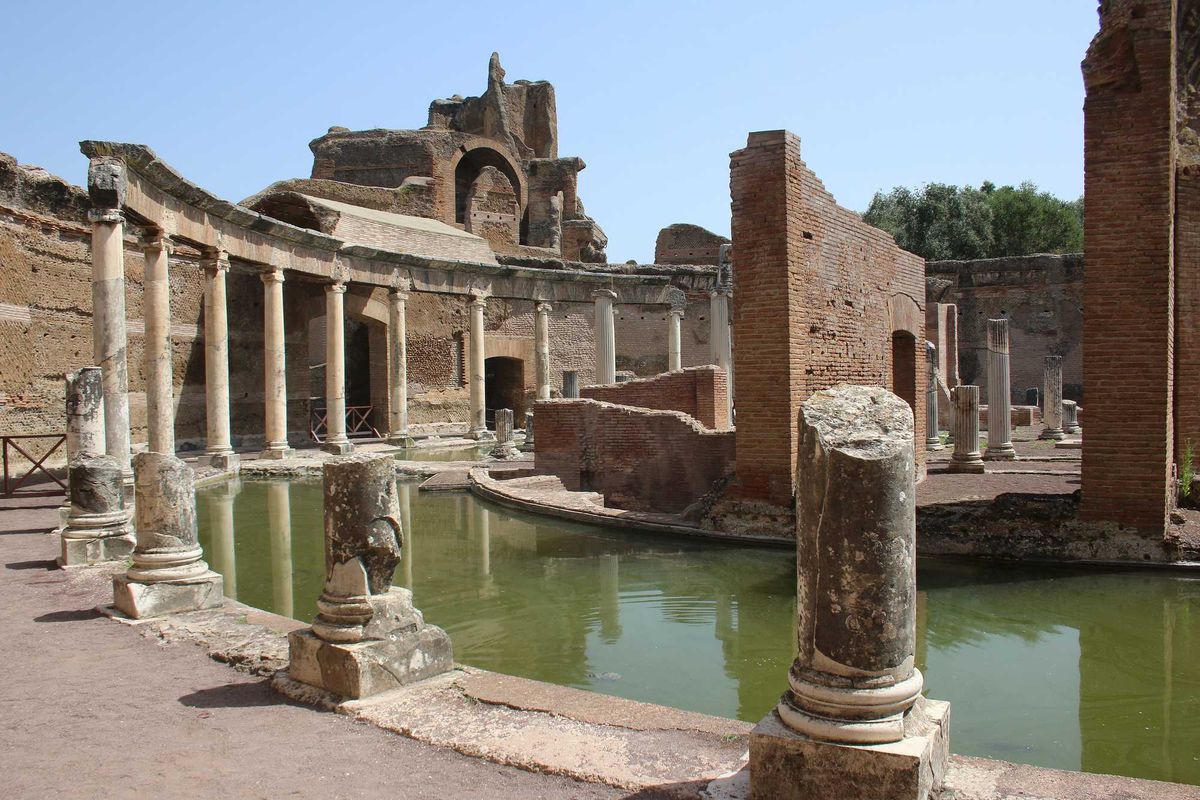 The Roman Fear of Luxury