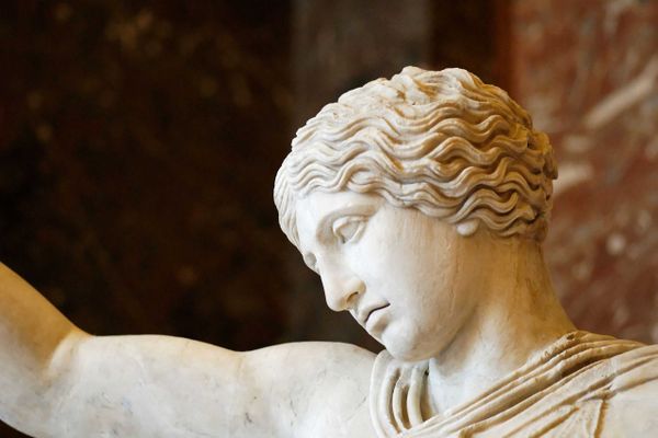 Wounded Amazon of the Sosikles type, in the Louvre Museum, Pentelic marble, Roman copy of the Imperial era after a Greek original