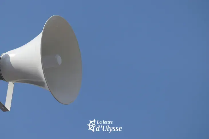 Les troubles de la communication et des interactions sociales sont une caractéristique de l'autisme. 