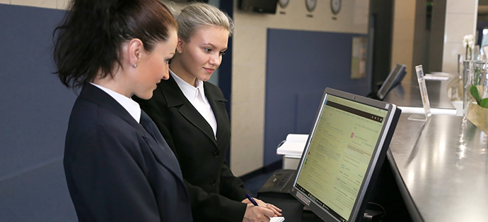 few ways in which technology can help retain staff in the hospitality industry