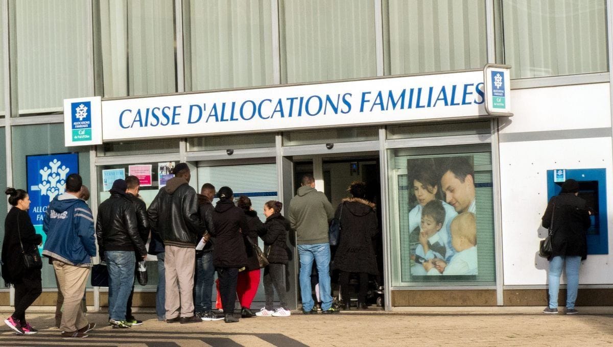 Suspendre un revenu sans juge: le Conseil d'Etat valide
