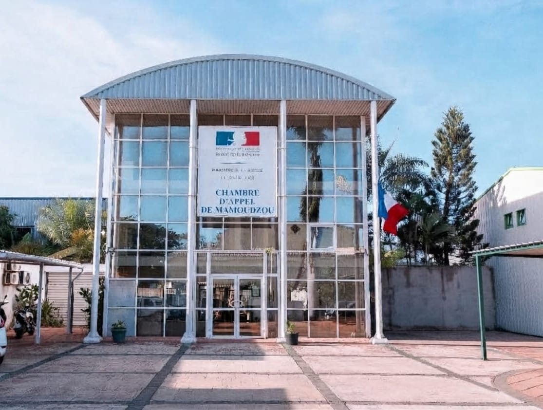 Mayotte : deux élus condamnés en appel — prison ferme sous bracelet, amende et inéligibilité