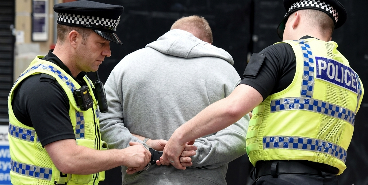 Royaume-Uni : 12 000 arrestations par an pour des messages sur les réseaux