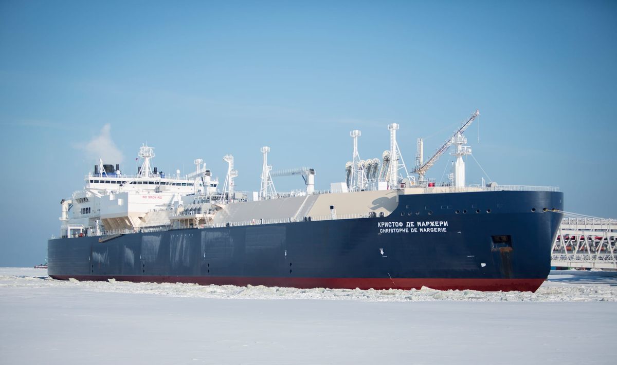 Comment Total continue à vendre du gaz russe malgré les sanctions de l'UE