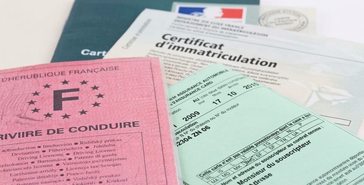 Un million de fausses cartes grises : l'État se fait pirater… et punit les garagistes