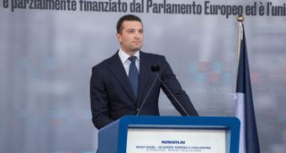 Jordan Bardella, l'homme qui promet l'Élysée depuis Milan