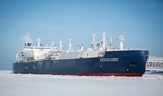 Comment Total continue à vendre du gaz russe malgré les sanctions de l'UE