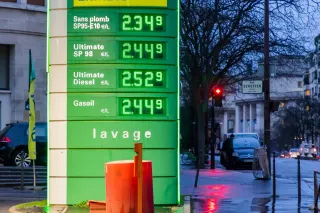 Gilets jaunes : en 2018 l'État pouvait payer, en 2026 il ne peut plus