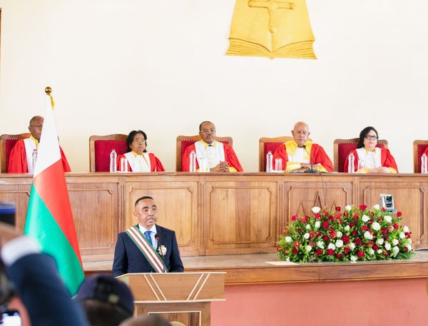 Madagascar : l'armée prend le pouvoir, la communauté internationale entre prudence et convoitises