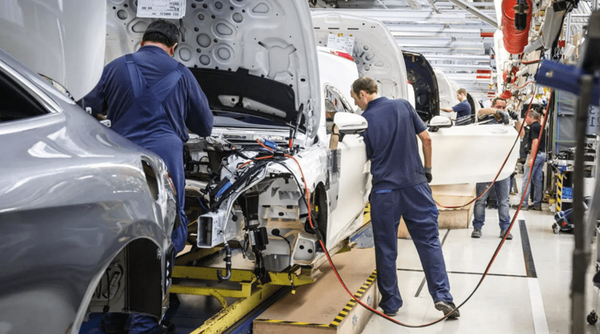 Semi-conducteurs: l'automobile européenne redécouvre sa dépendance technologique