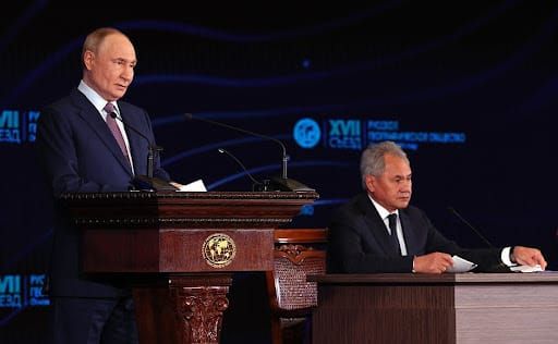 A travers l'IA et la géographie, Poutine cimente son contrôle idéologique