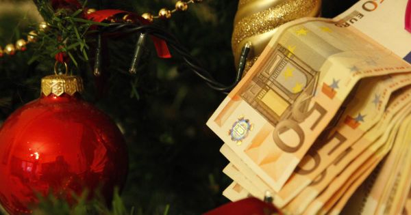 Noël, étrennes : comment, en pratique, donner de l’argent à ses proches ?