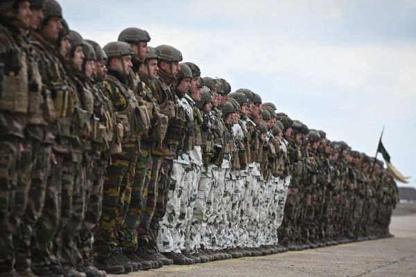 L'OTAN annonce des frappes préventives contre la Russie, par Elise Rochefort